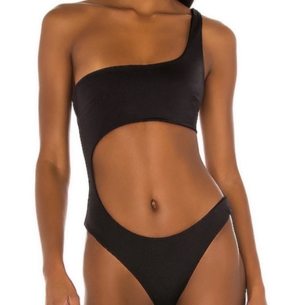 JouesDeSable Revolve Corrine Black 1pc Swimsuit